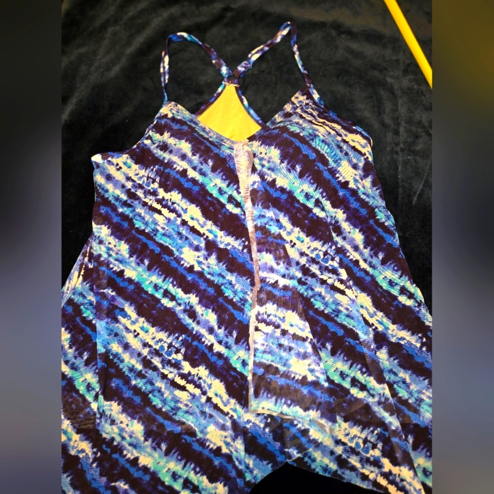 Swimsuits For All swim top.  Blue Swim Top Built In Bra.  Women's Size 20. BNWT